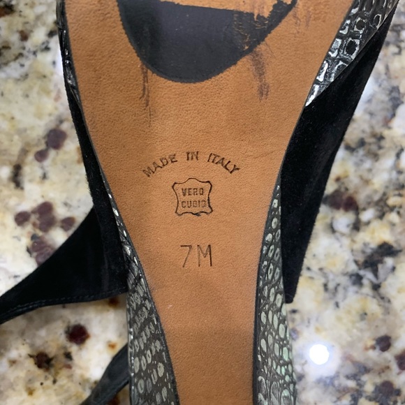 Gently used black sling back heels open toe pumps black and silver 7 M - Picture 6 of 6